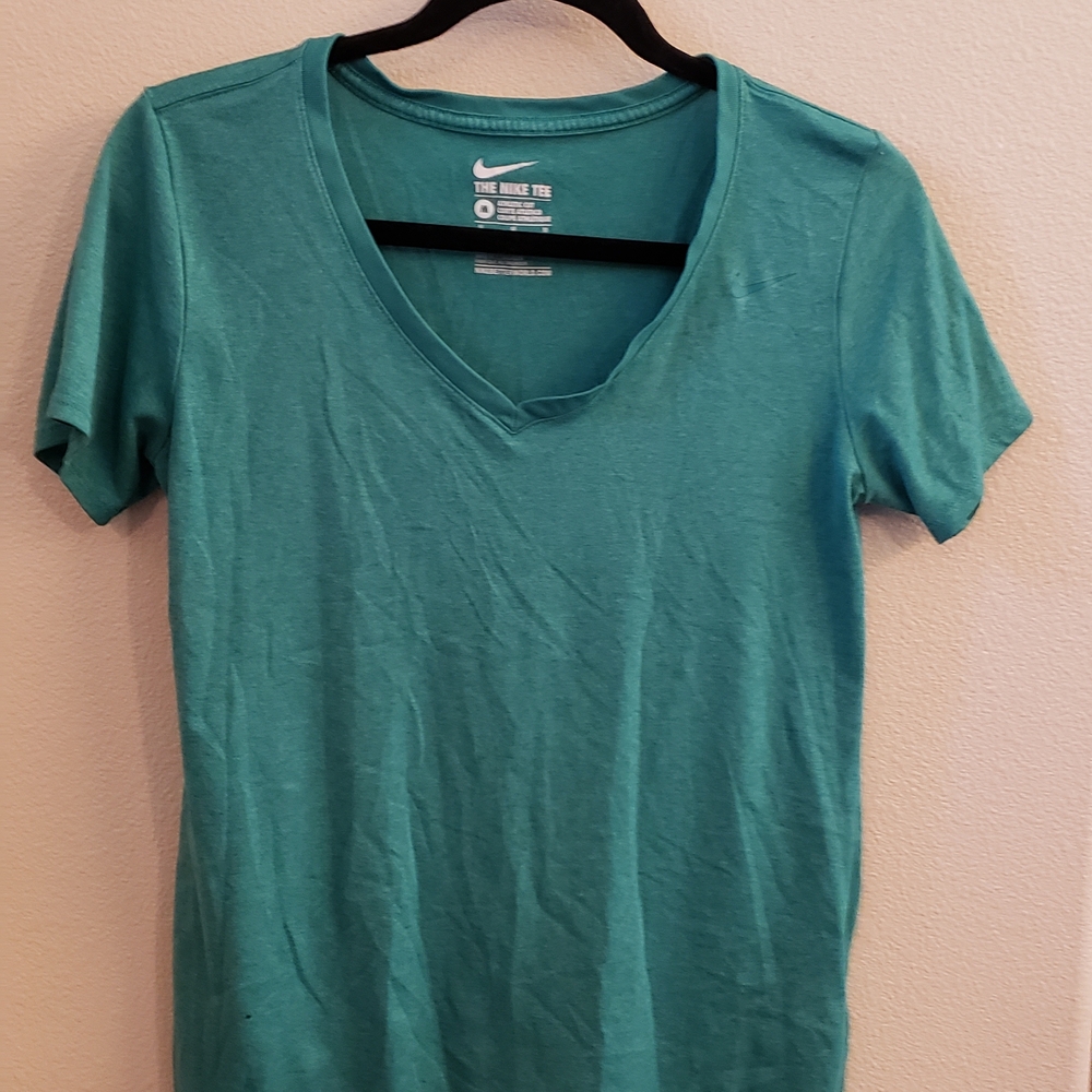 Nike Women's Green Short Sleeve Tee